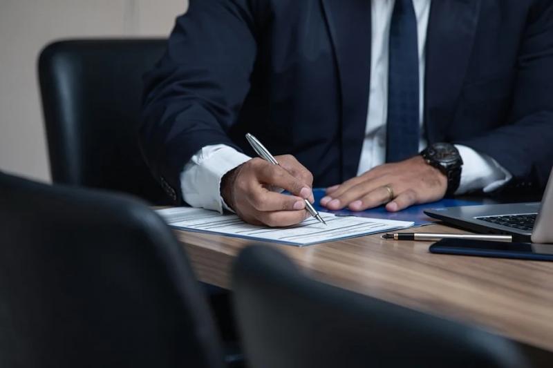 How a Personal Injury Lawyer Can Help with Medical Malpractice