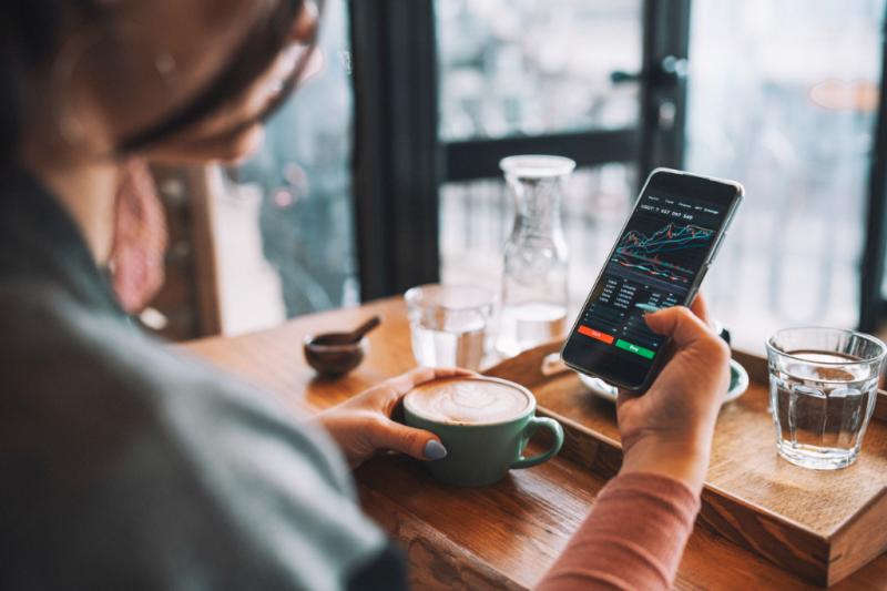 Investing in Cryptocurrencies: Top 5 Popular Choices for Canadians